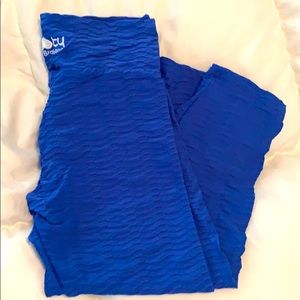 Booty by brabants Capri blue cropped pants